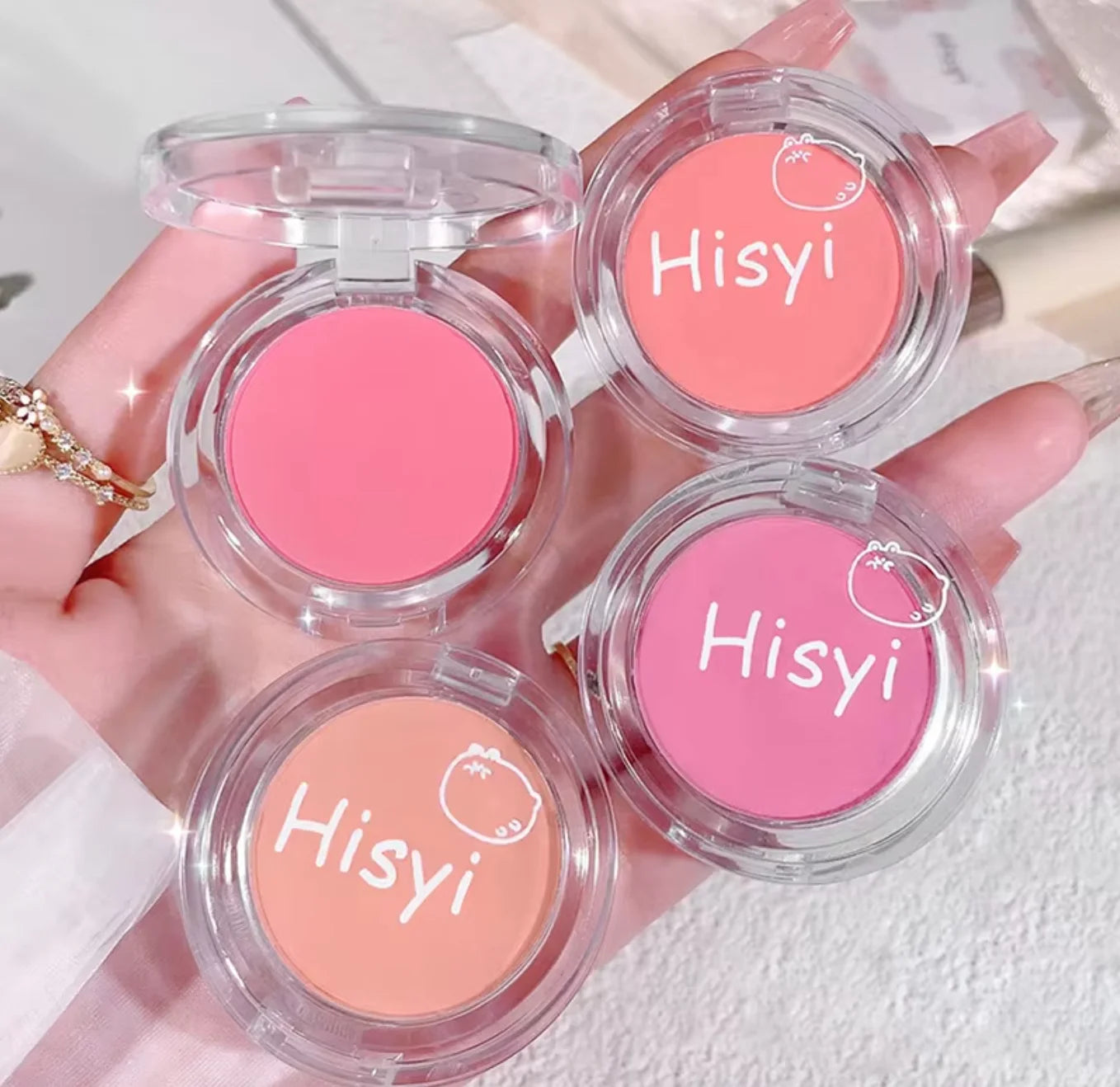 Daily single-color blush - Blush with a subtle wine-like sheen, fine glittering, natural color palette, pure makeup allure