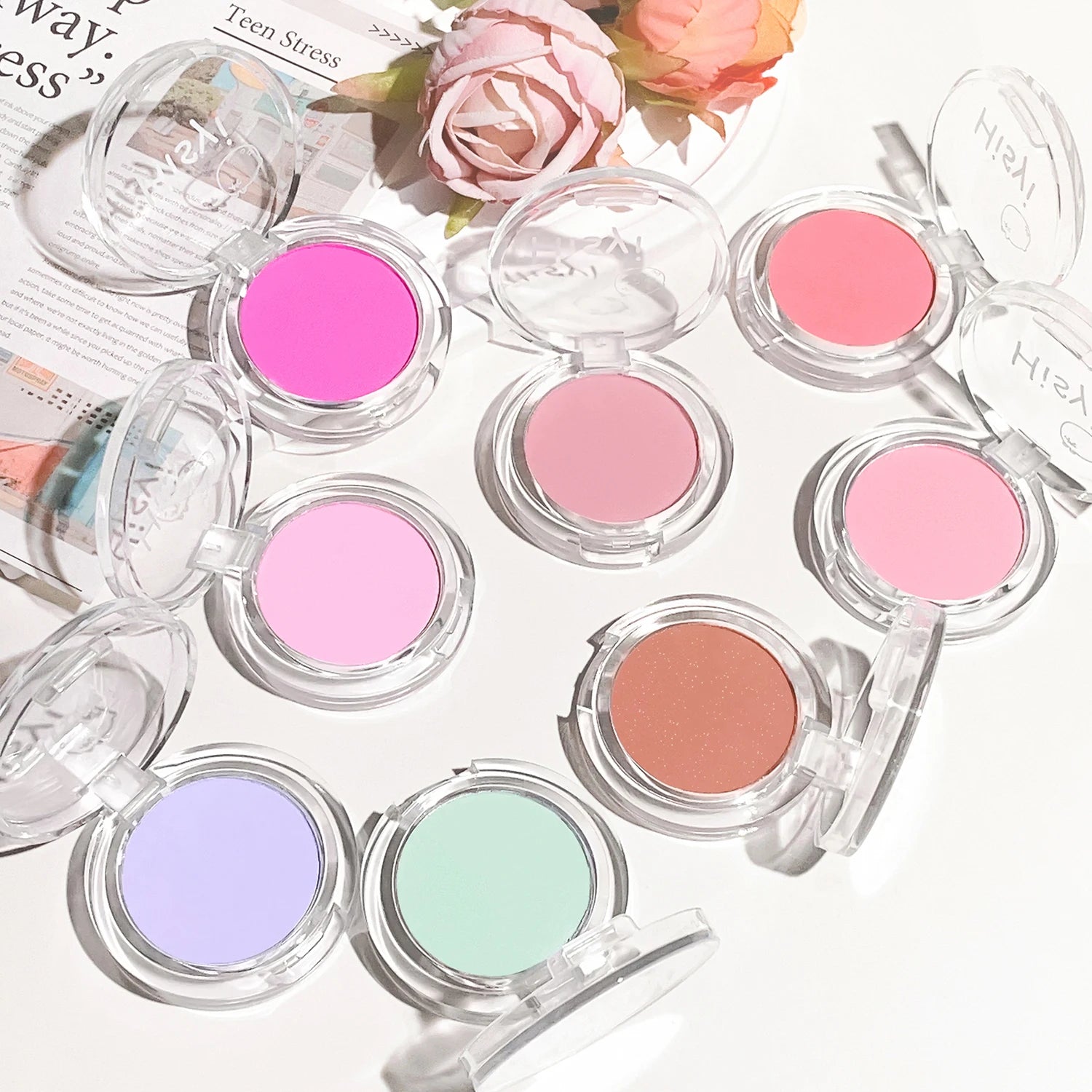 Daily single-color blush - Blush with a subtle wine-like sheen, fine glittering, natural color palette, pure makeup allure
